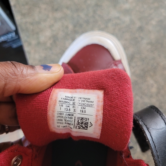 Shoes - Picture 4 of 4